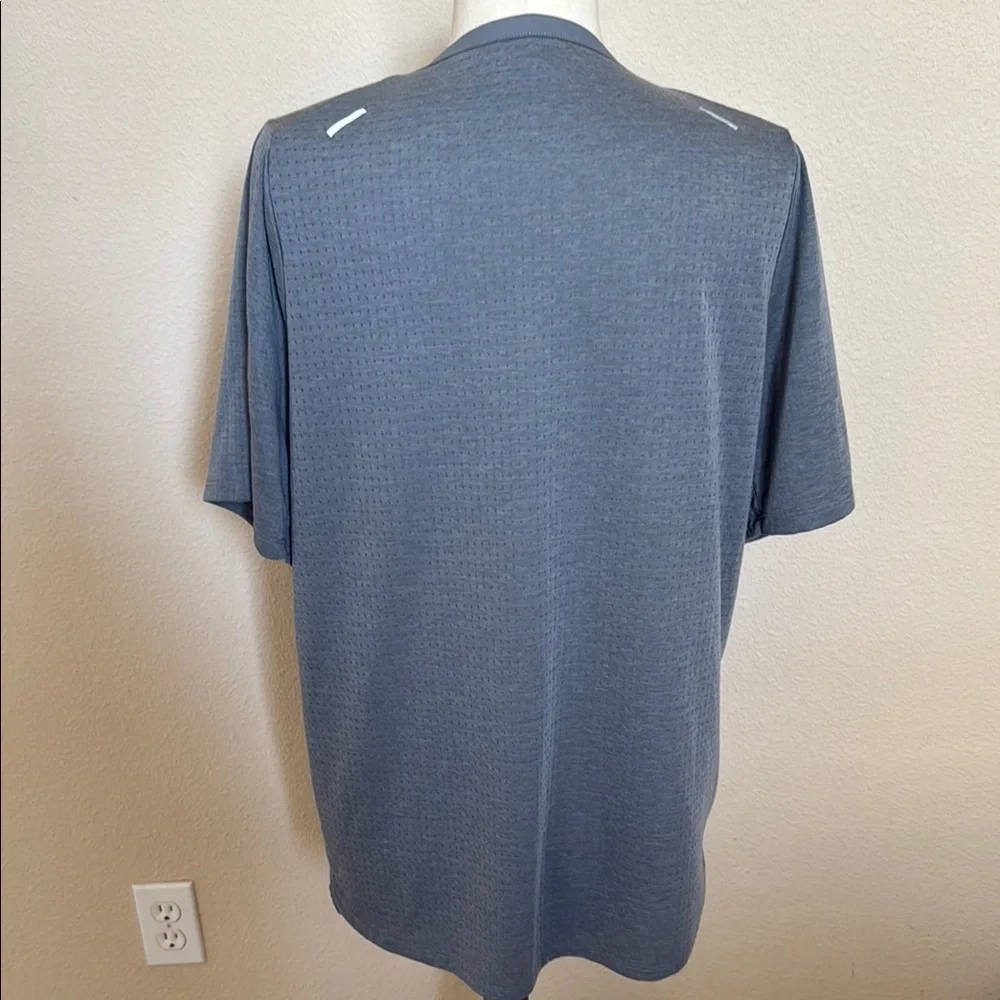 *WOMEN’S NIKE RUNNING DRI-FIT SHIRT SLEEVE TEE SHIRT (sz lg)